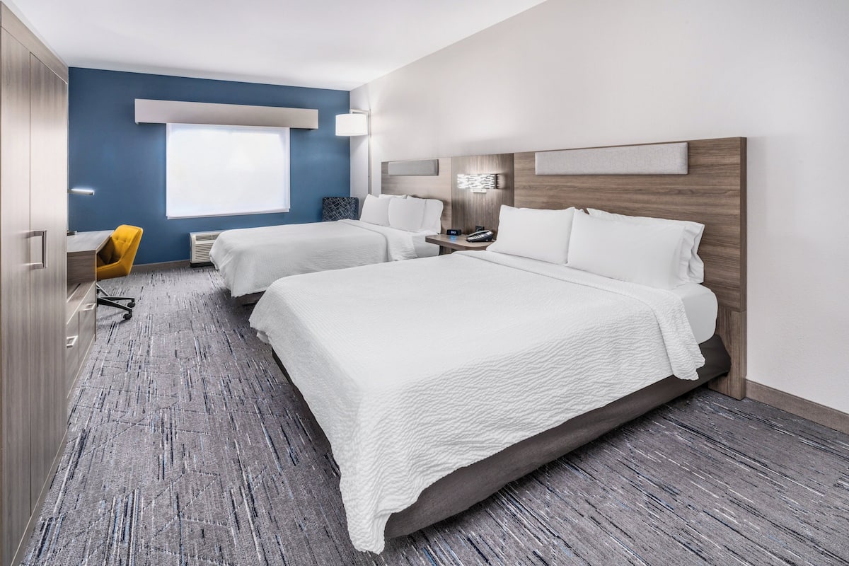 1 bedroom, premium bedding, down comforters, pillowtop beds
