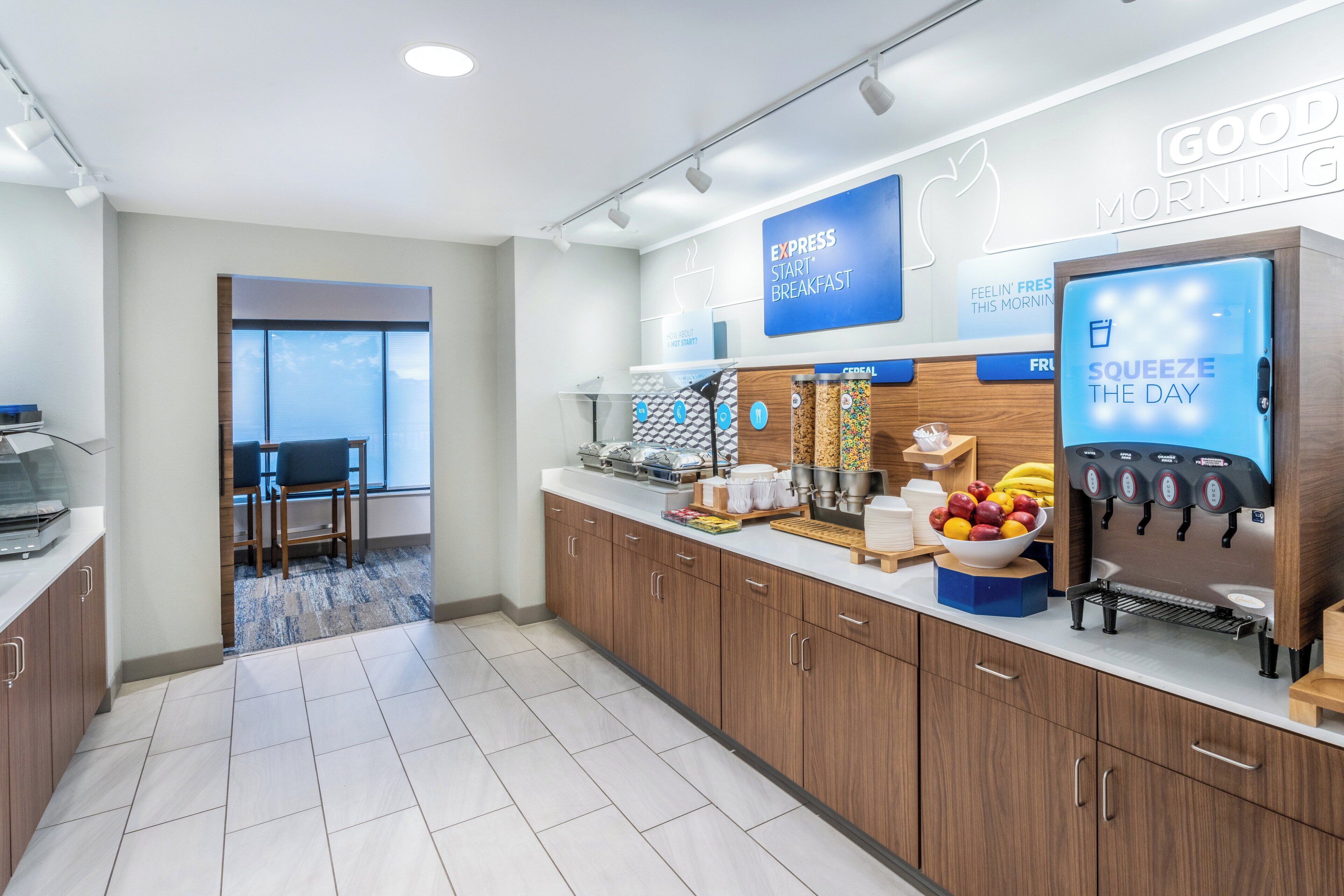 free daily continental breakfast