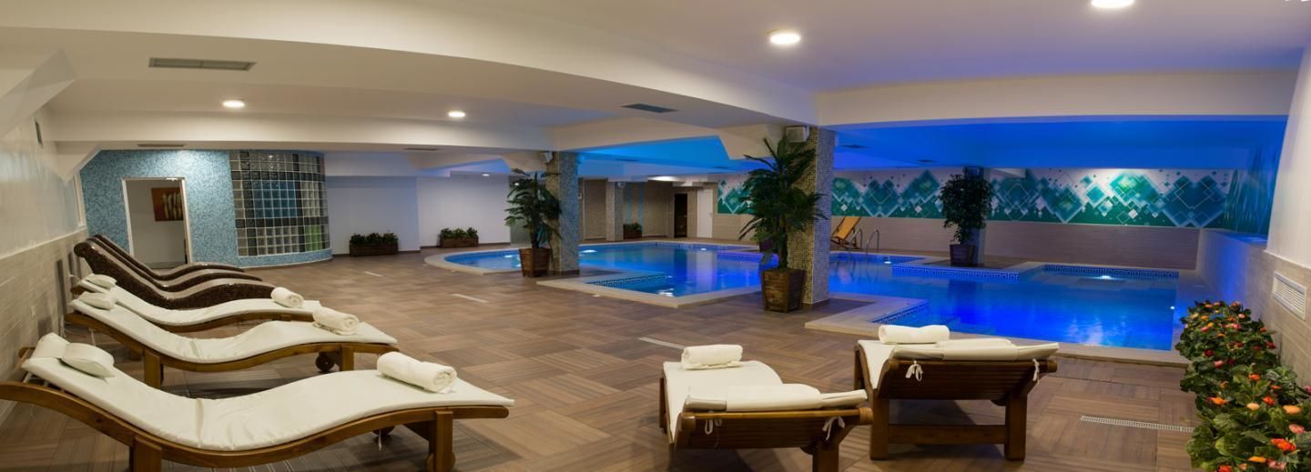 Piscine intérieure
