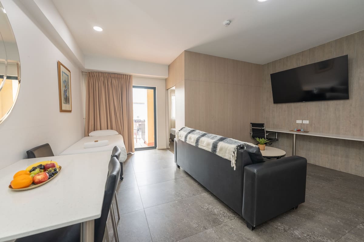 Iron/ironing board, free WiFi, bed sheets, alarm clocks