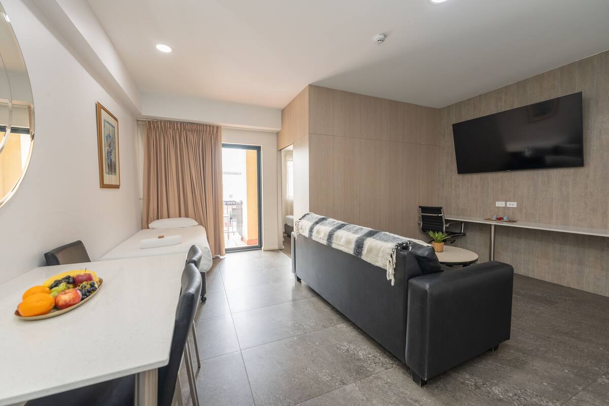 Iron/ironing board, free WiFi, bed sheets, alarm clocks