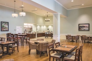 Restaurant - Embassy Suites by Hilton Savannah Historic District (Savannah)