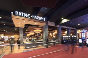 Dinner served, American cuisine