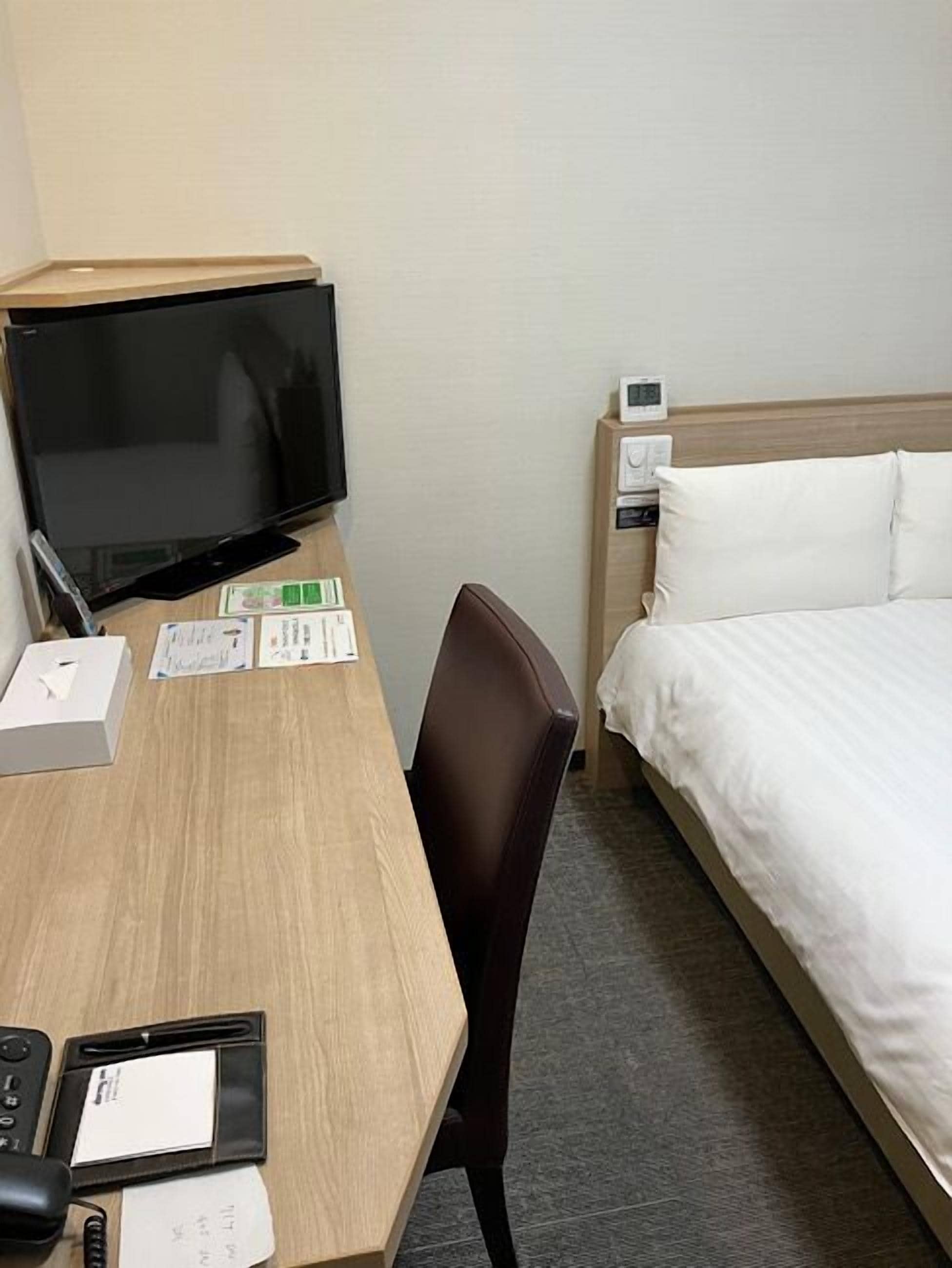 羽絨被、書桌、遮光窗簾/窗簾、隔音