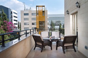 Executive Suite | Premium bedding, memory-foam beds, minibar, in-room safe - Semeli Hotel (Nicosia)