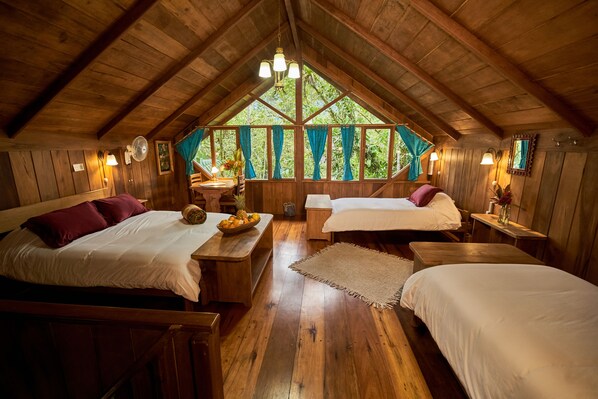 Superior Single Room | Premium bedding, in-room safe, individually decorated - Casa Divina Eco Lodge (Mindo)