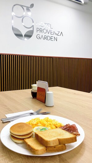 Daily continental breakfast for a fee - Hotel Provenza Garden (Medellín)