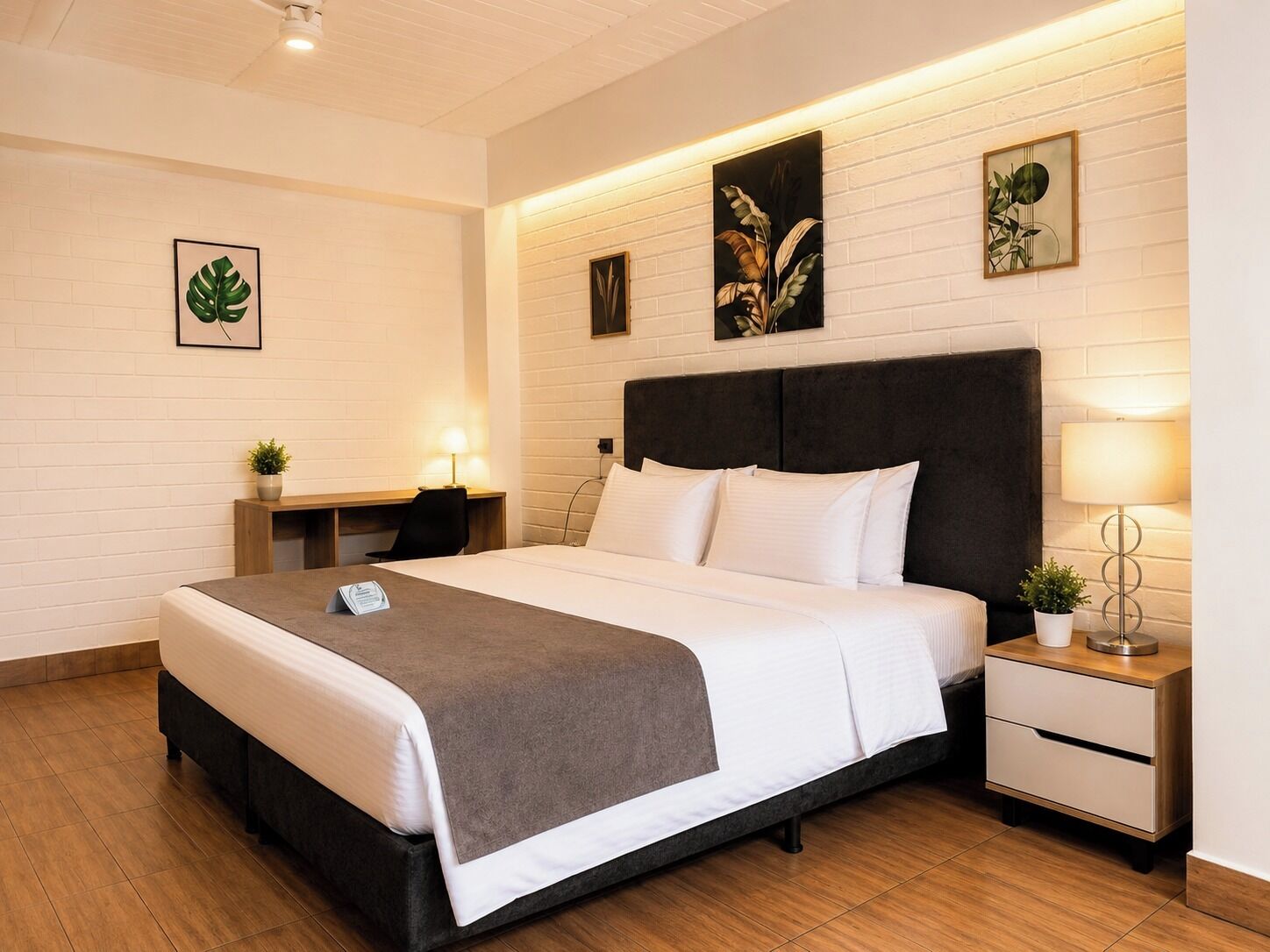 Phòng đôi Deluxe | Chăn bông, nệm cao su hoạt tính (memory foam), phòng cách âm 