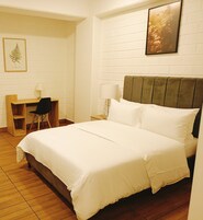 Standard Tek Büyük Yataklı Oda | Kuştüyü yorgan, memory foam (visko elastik) yatak, ses yalıtımı 