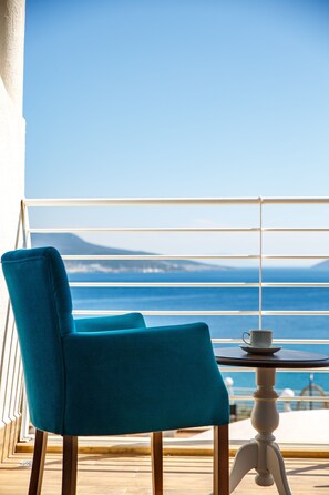 32-inch LCD TV with satellite channels, TV - Casa Mare Bodrum (Bodrum)