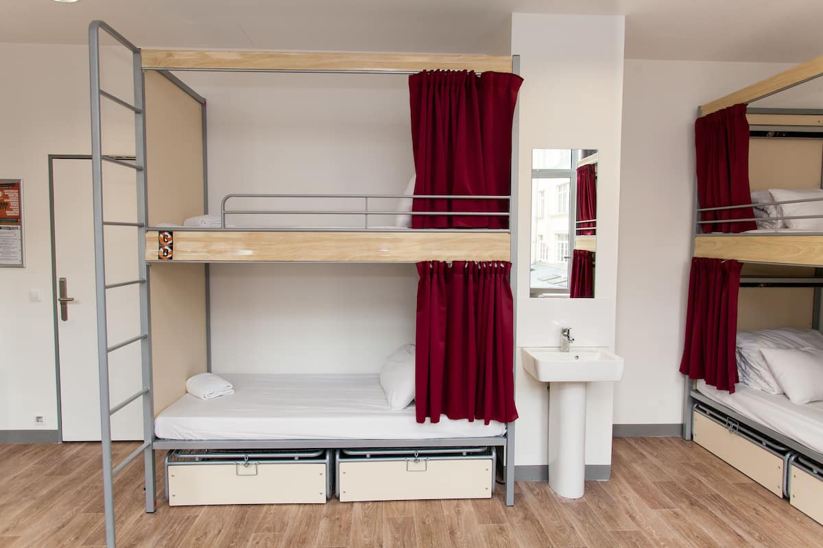 Blackout curtains, iron/ironing board, free WiFi