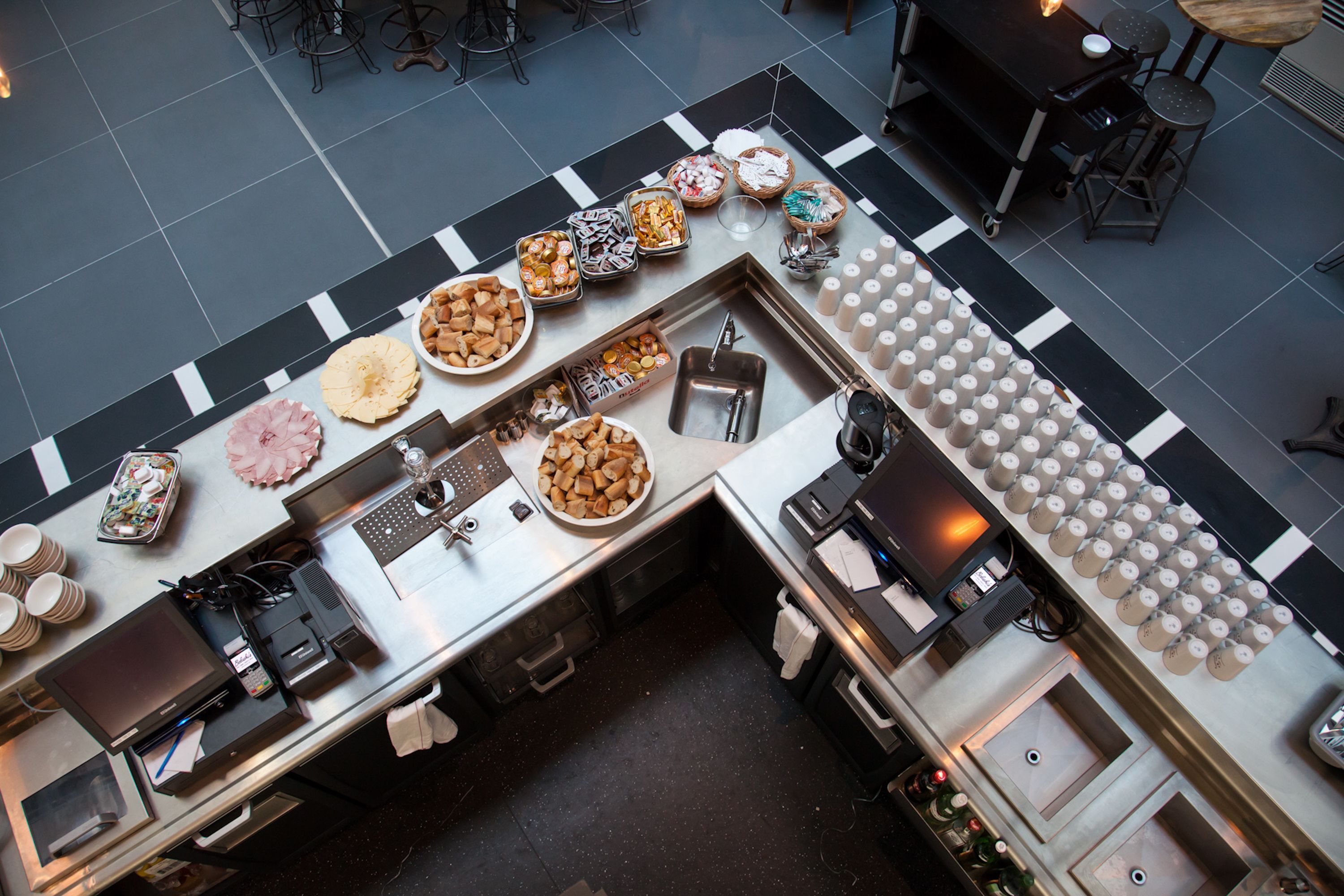 Desayuno buffet (EUR 7 por persona) 