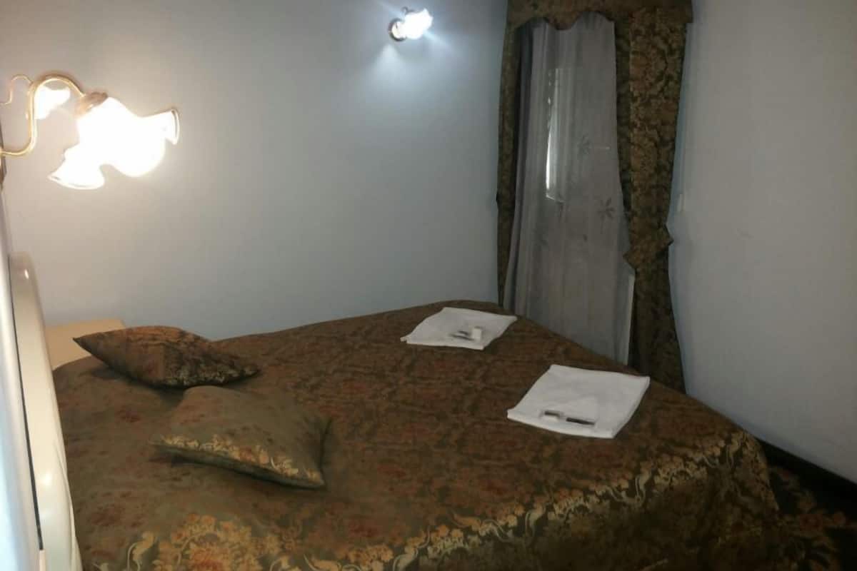 Standaard kamer, 1 twee- of 2 eenpersoonsbedden | Gratis wifi