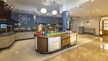 3 restaurants, breakfast, lunch, dinner served; international cuisine
