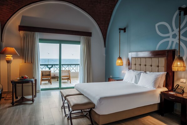 Superior Room | Minibar, in-room safe, soundproofing, iron/ironing board