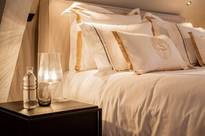 2 bedrooms, premium bedding, down duvets, minibar