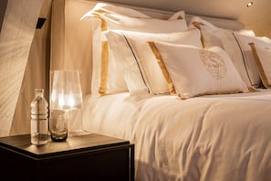 2 bedrooms, premium bedding, down comforters, minibar