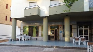 Property entrance - Hostal Neptuno (Cáceres)