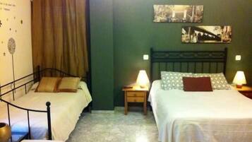 Triple Room | Soundproofing, free cots/infant beds, free WiFi