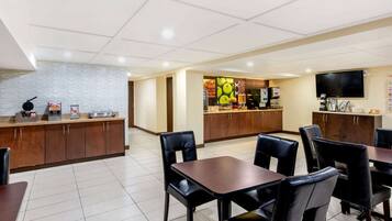 Ilmainen mannermainen aamiainen