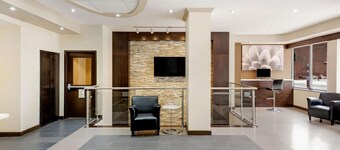 La Quinta Inn & Suites by Wyndham Oshawa