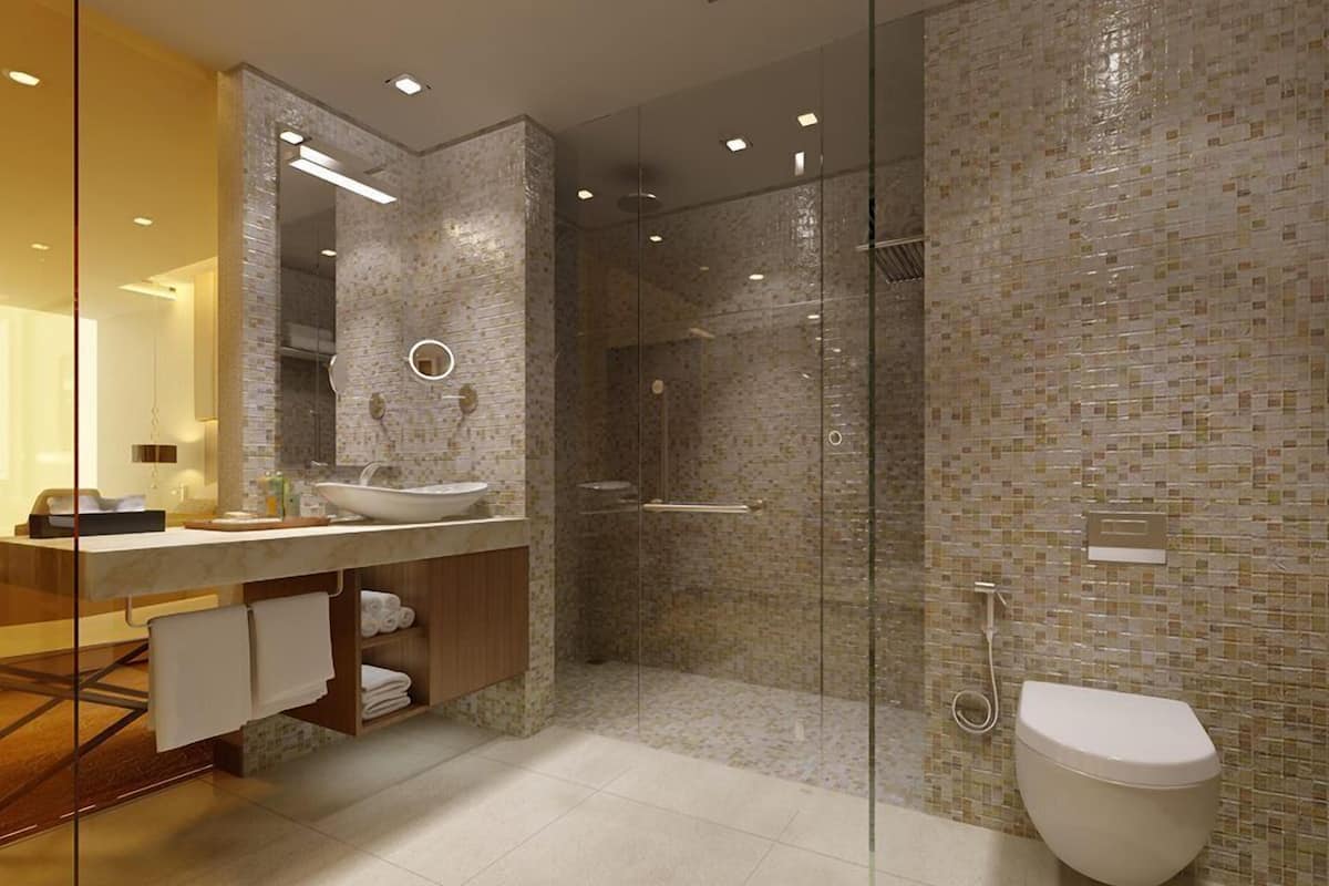 executive room | bathroom | bathtub, free toiletries, hair dryer, slippers