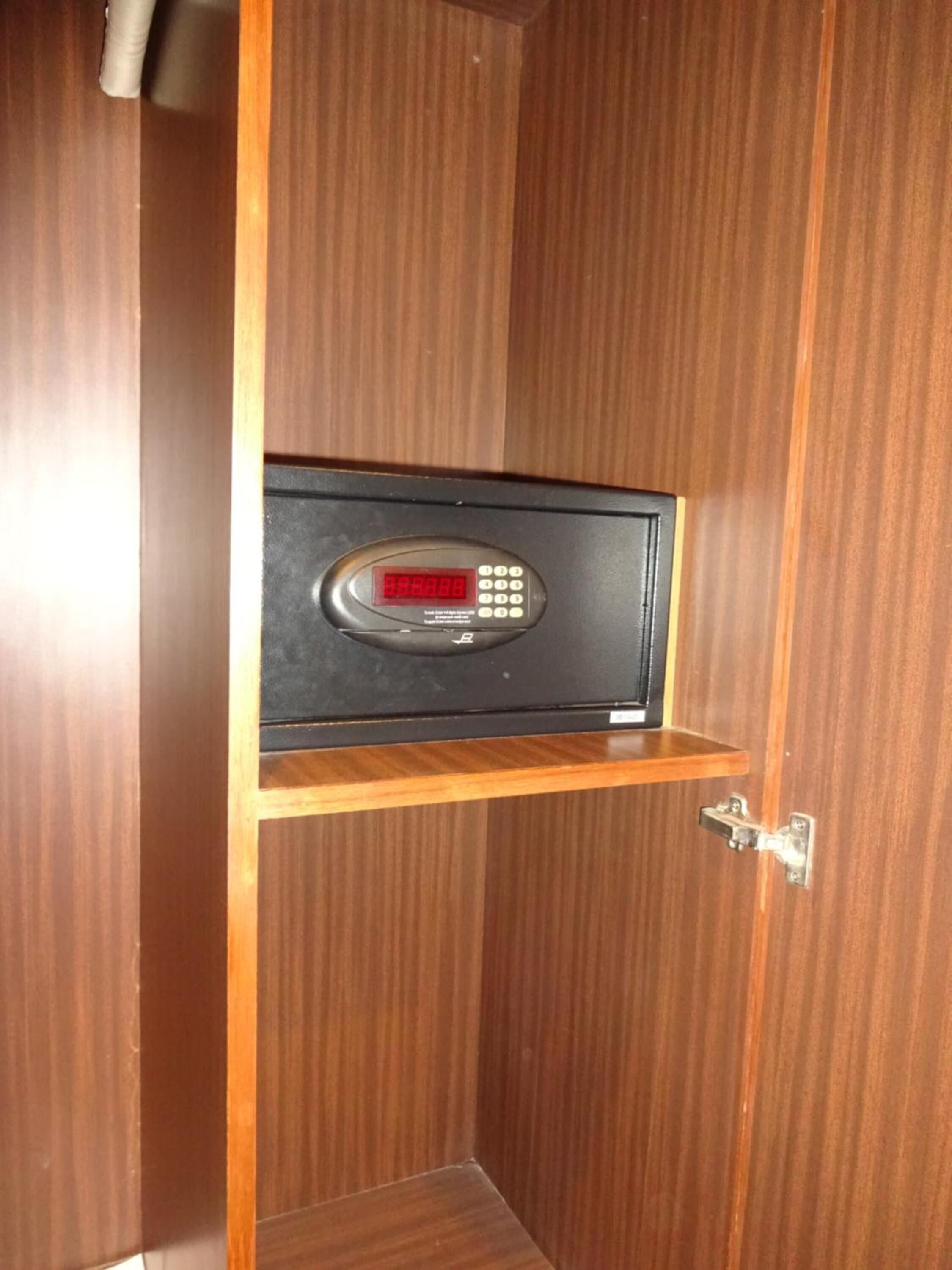 minibar, in-room safe, desk, soundproofing