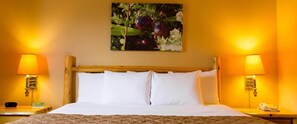 Single King | Iron/ironing board, free WiFi, bed sheets, wheelchair access - Cranberry Country Lodge (Tomah)