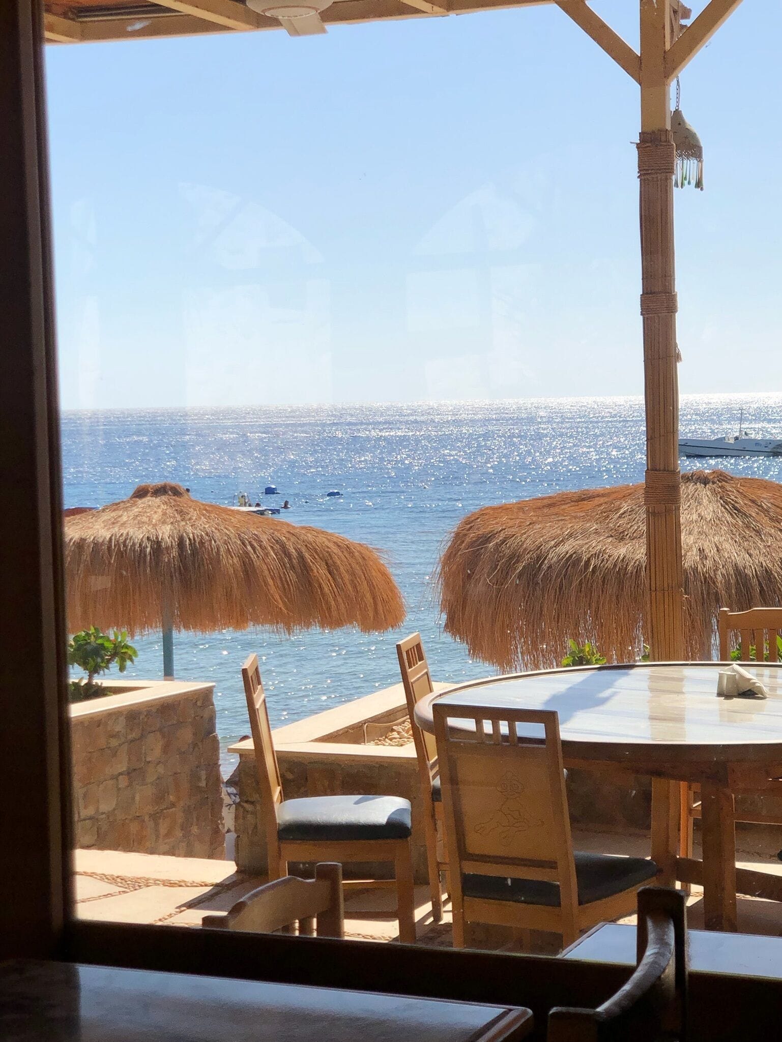 Breakfast, lunch, dinner served; seafood, beach views 