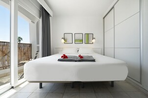 In-room safe, desk, iron/ironing board, free WiFi