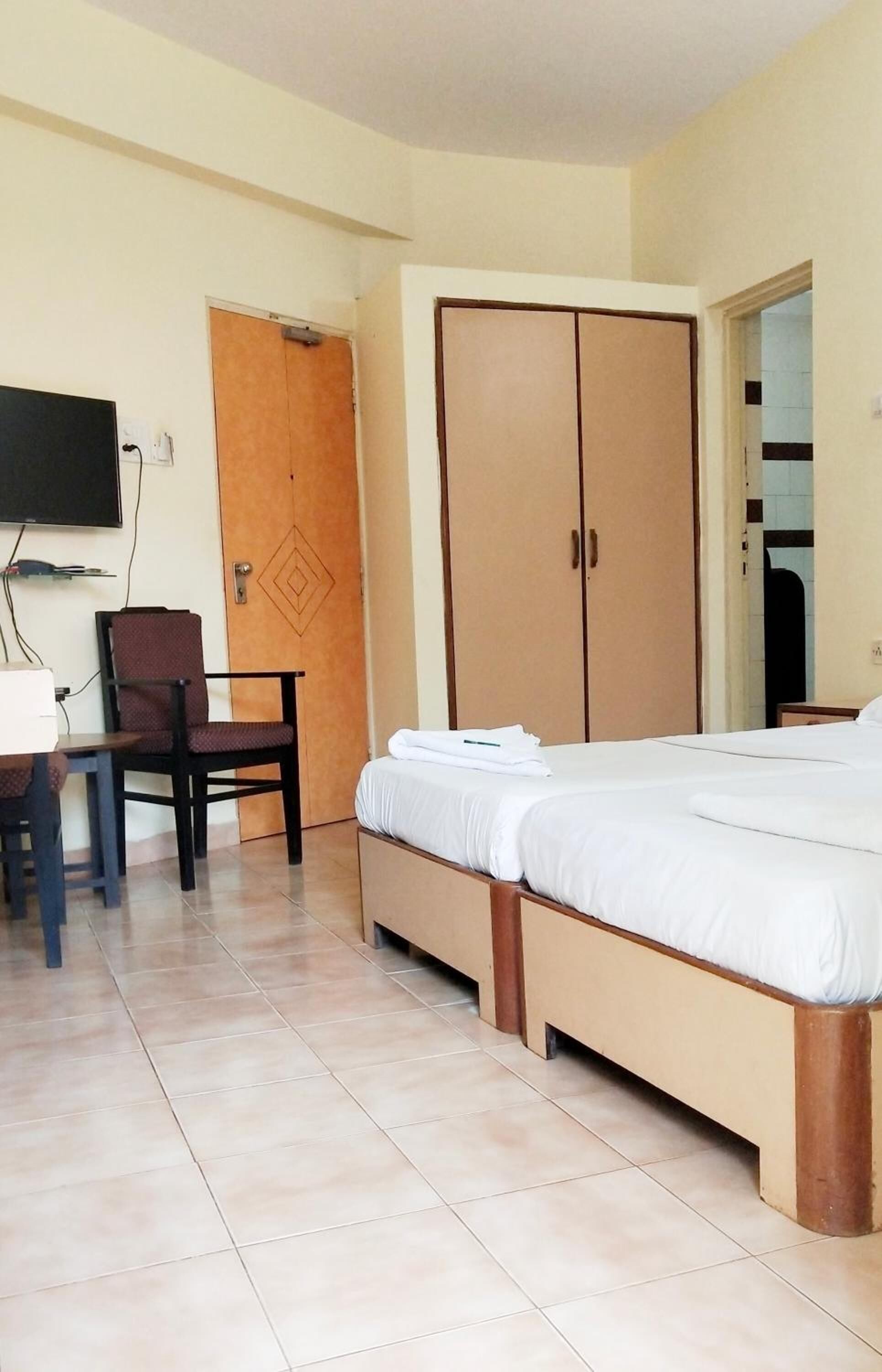 in-room safe, desk, iron/ironing board