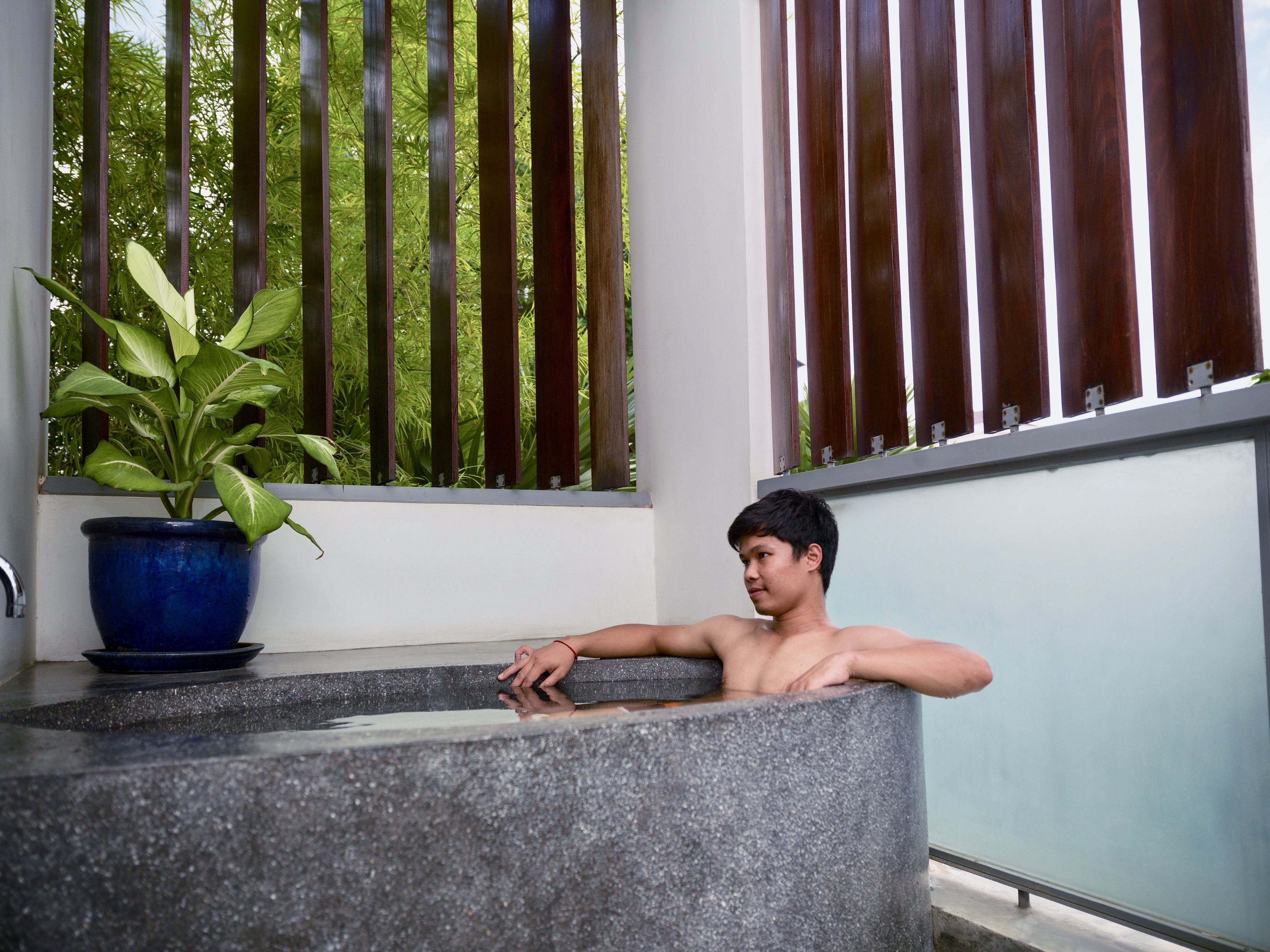 deluxe double room, pool view | memory-foam beds, minibar, in-room safe, desk