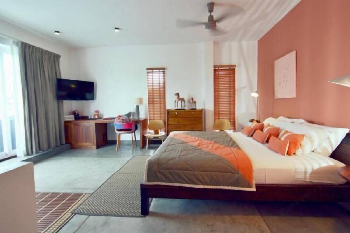 1 habitación, camas con efecto memoria y minibar