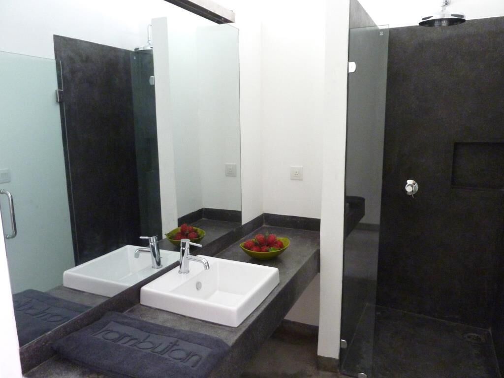 separate bathtub and shower, deep-soaking bathtub, free toiletries