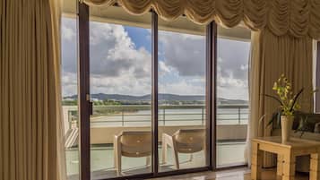 Panorama penthouse, 4 slaapkamers, keuken, uitzicht op zee | Uitzicht vanuit de kamer