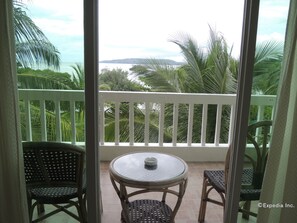  Sunrise Deluxe Room | Balcony