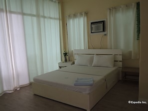 Sunrise Deluxe Room | Coffres-forts dans les chambres, lits pliants/supplémentaires