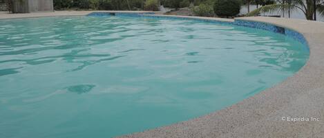 2 piscinas al aire libre, sillones reclinables de piscina