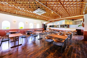 2 Restaurants, Frühstück, Abendessen, japanische Küche