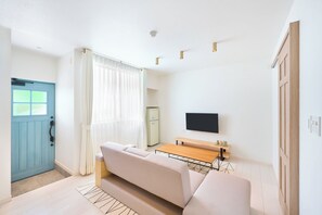 標準雙床房, 非吸煙房 (Hollywood 1F) | 起居區 | 電視、乒乓球