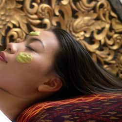 Couples treatment rooms, sauna, hot tub, Turkish bath, aromatherapy