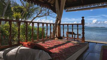 Salas de tratamiento para parejas, sauna y tina de hidromasaje