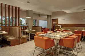 Restaurant - The Fern Residency Vadodara, Station Road, Series by Marriott (Vadodara)