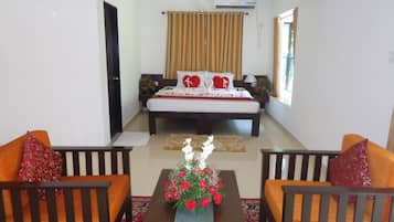 Suite | 1 bedroom, in-room safe, desk, blackout drapes