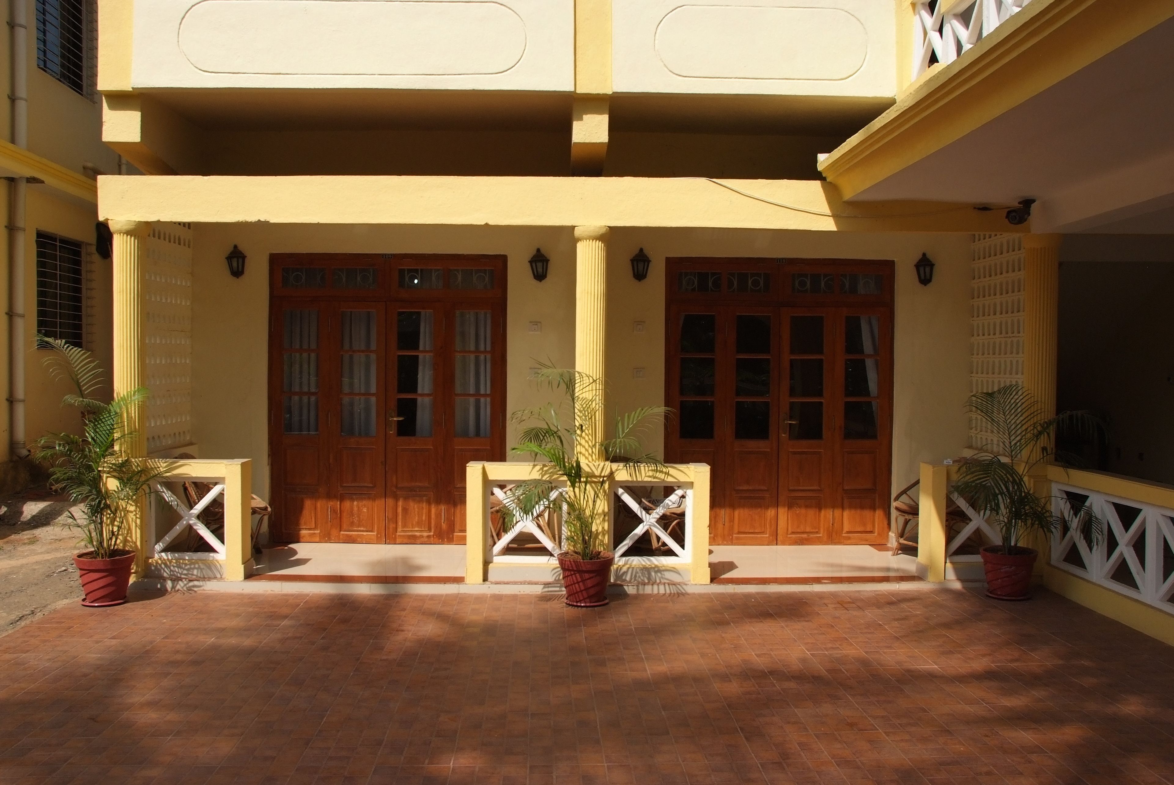 Standard Room | In-room safe, desk, blackout curtains, iron/ironing board