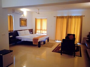 Suite Room | In-room safe, desk, blackout drapes, iron/ironing board - The Tubki Resort (Canacona)