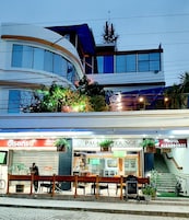 Fachada del alojamiento - Noche