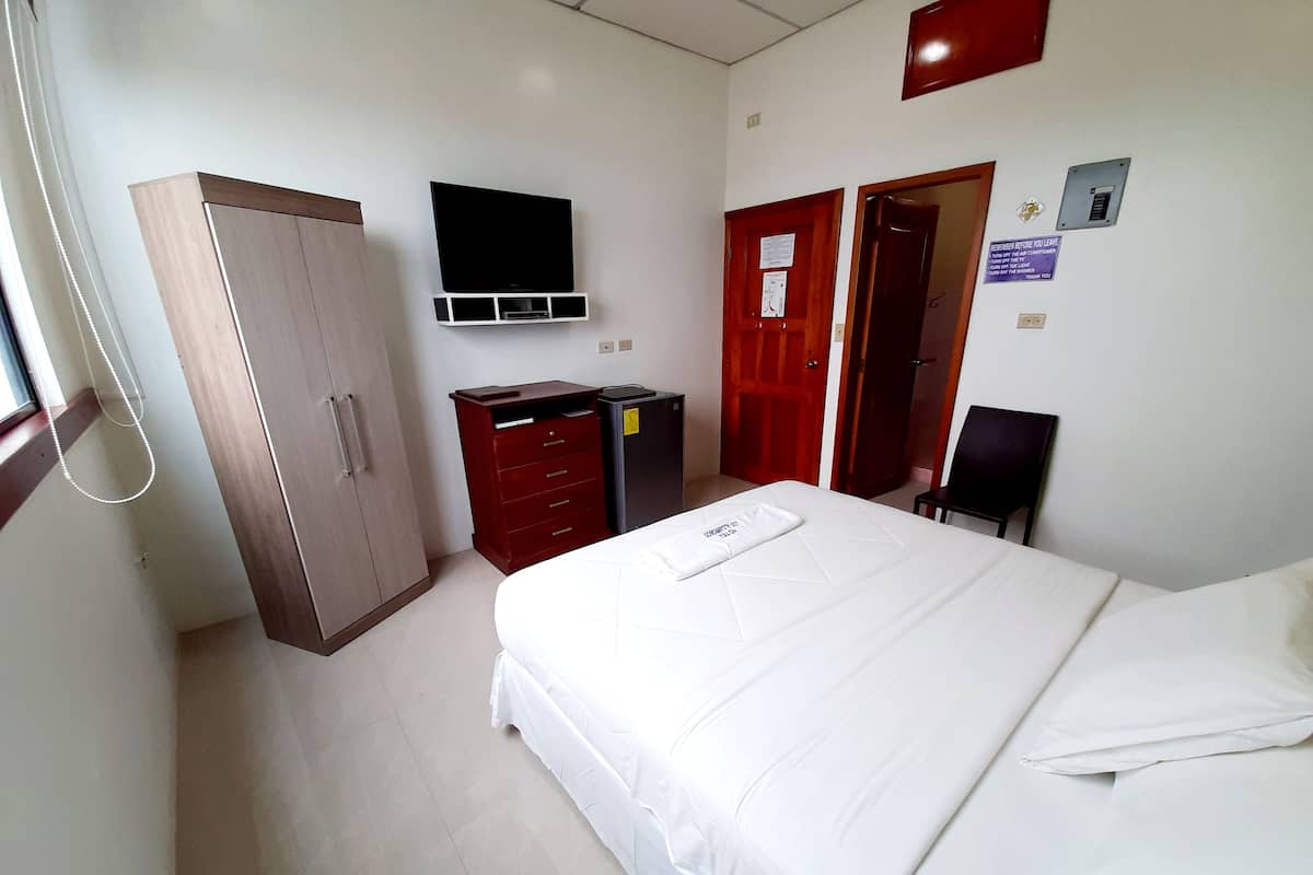 Phòng Suite Superior, 1 phòng ngủ, quang cảnh biển, cao tầng | 1 phòng ngủ, chăn bông, trang trí khác biệt, bàn