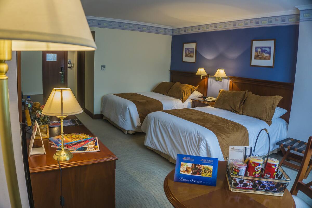 Double Room | Minibar, in-room safe, desk, soundproofing
