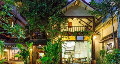 Changmoi House (Little Village)